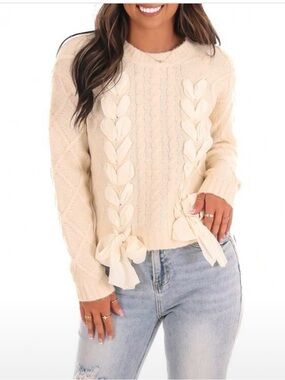 Women's Cream Bow-Accent Cable Knit Sweater